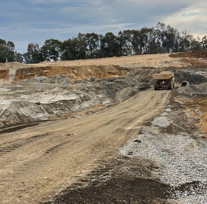 geosynthetics-strengthens-haul-road-for-extreme-loads-case-study-845X831-img3