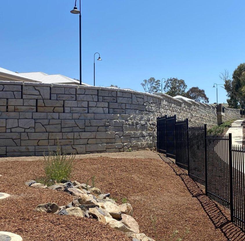 verti-block-retaining-wall-supports-expansion-of-gold-creek-retirement-village-case-study-845x831px-img2