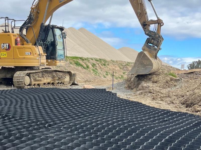 geosynthetics-strengthens-haul-road-for-extreme-loads-case-study-1690X831px
